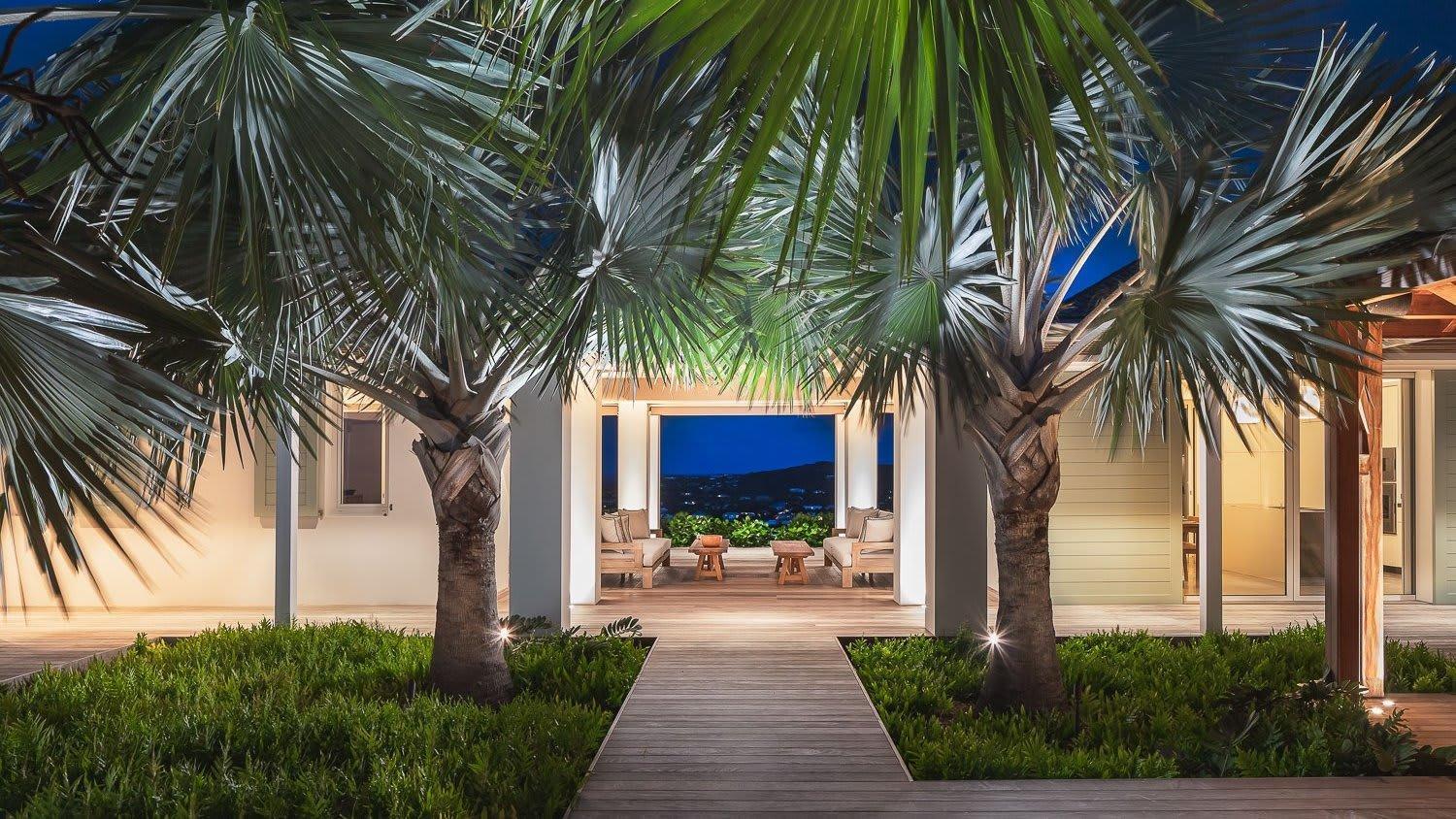 Ideally Located Prestigious Villa Toiny Exterior photo