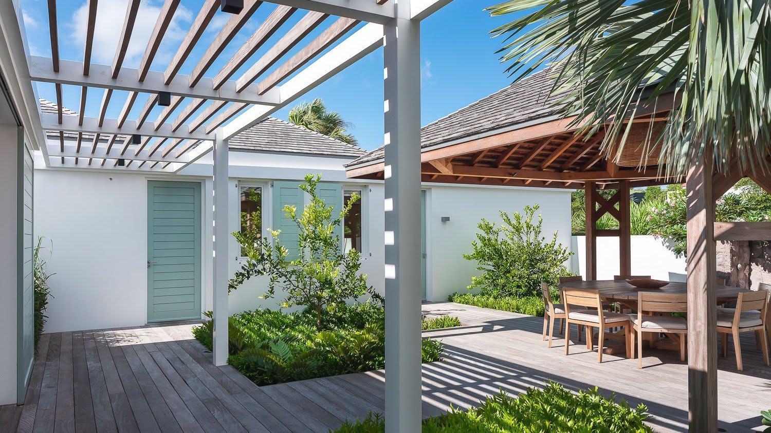 Ideally Located Prestigious Villa Toiny Exterior photo
