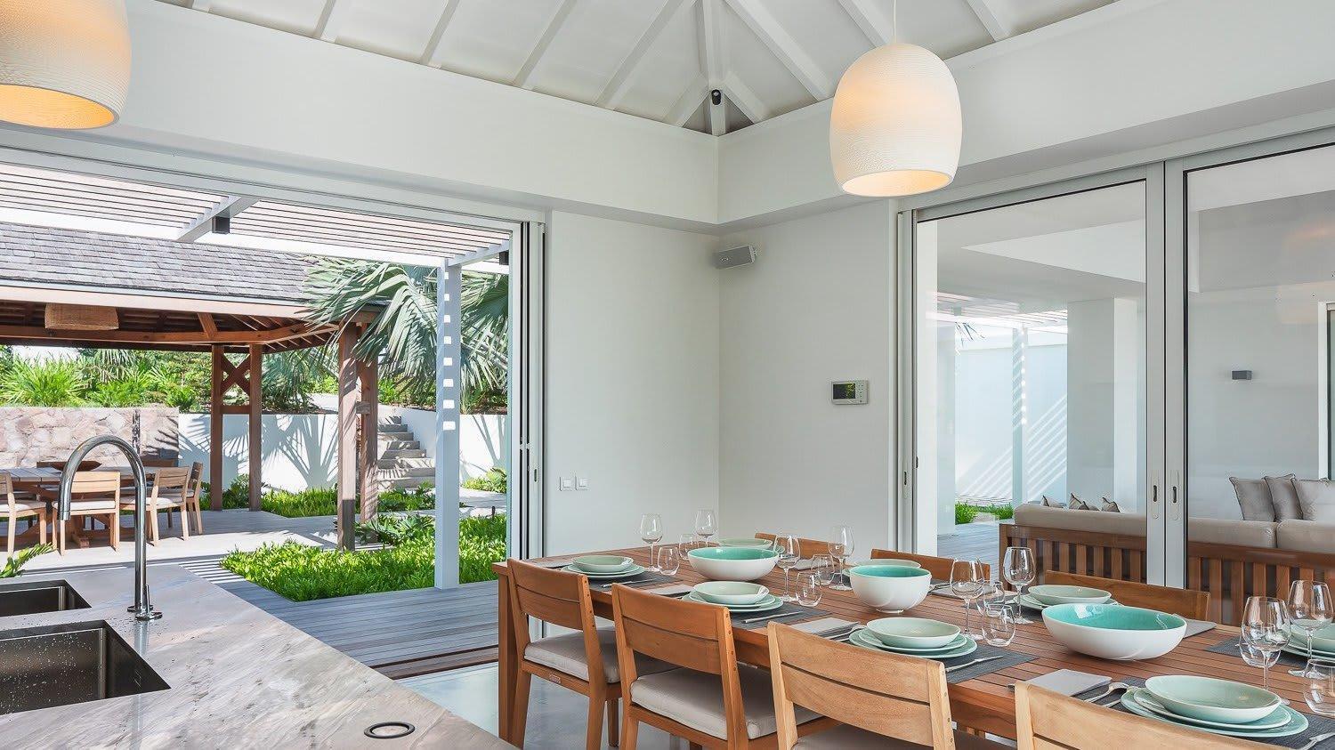 Ideally Located Prestigious Villa Toiny Exterior photo